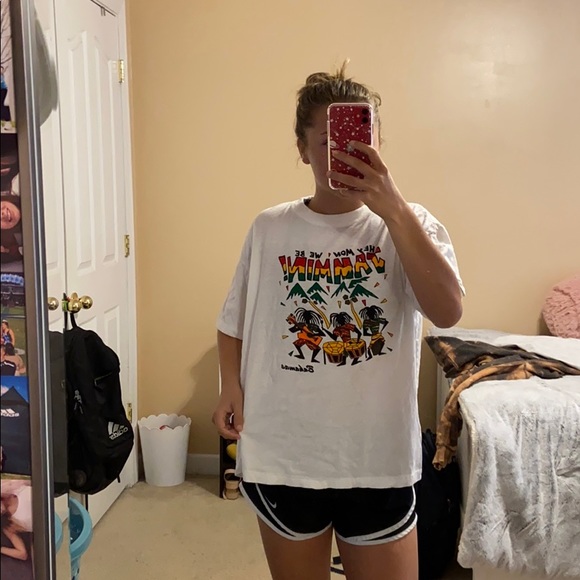 tee - Picture 1 of 2